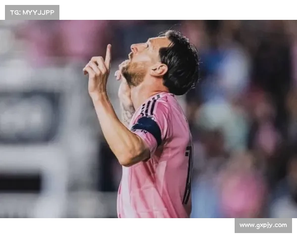 贝利力挺梅西引发争议 C罗球迷以数据反击登上热榜